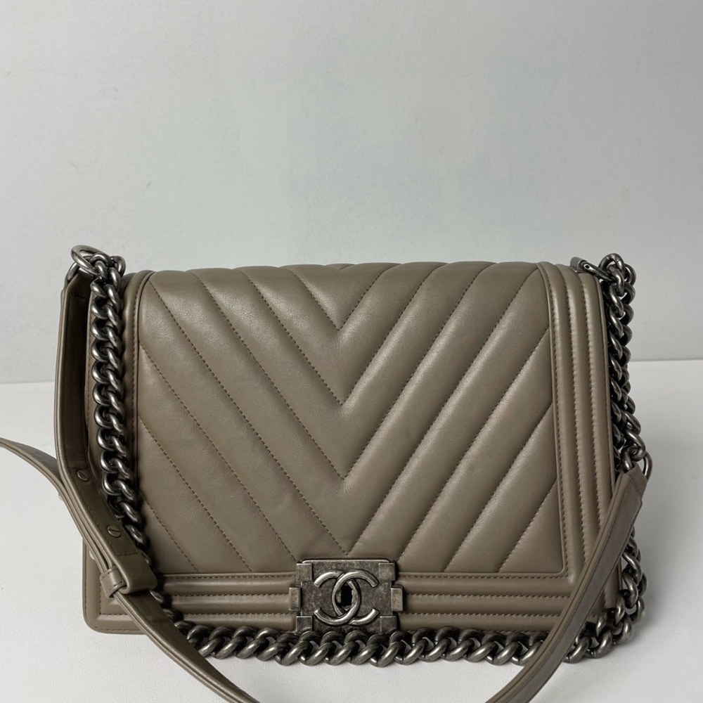 Chanel Boy Calfskin Chevron in Taupe New Medium